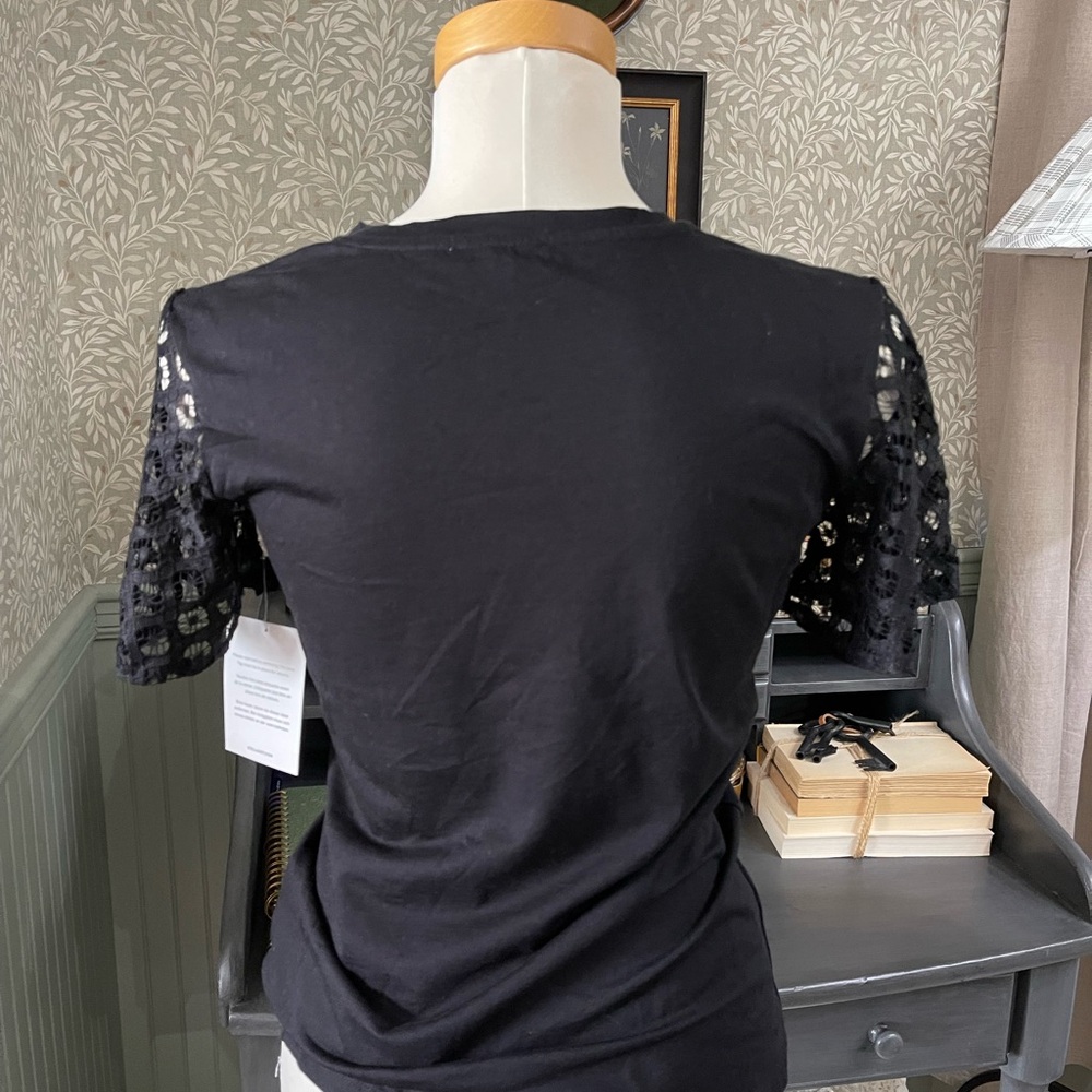 Stella & Dot Black Lace Sleeve Tee Sz XS - Picture 3 of 4